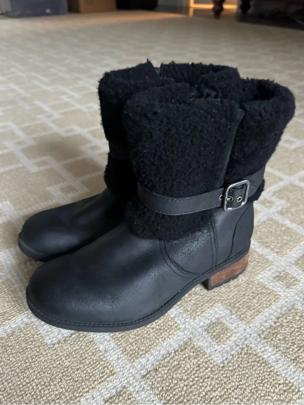 UGG Blayre II Leather Shearling Buckle Moto Ankle Boots Black Size 8